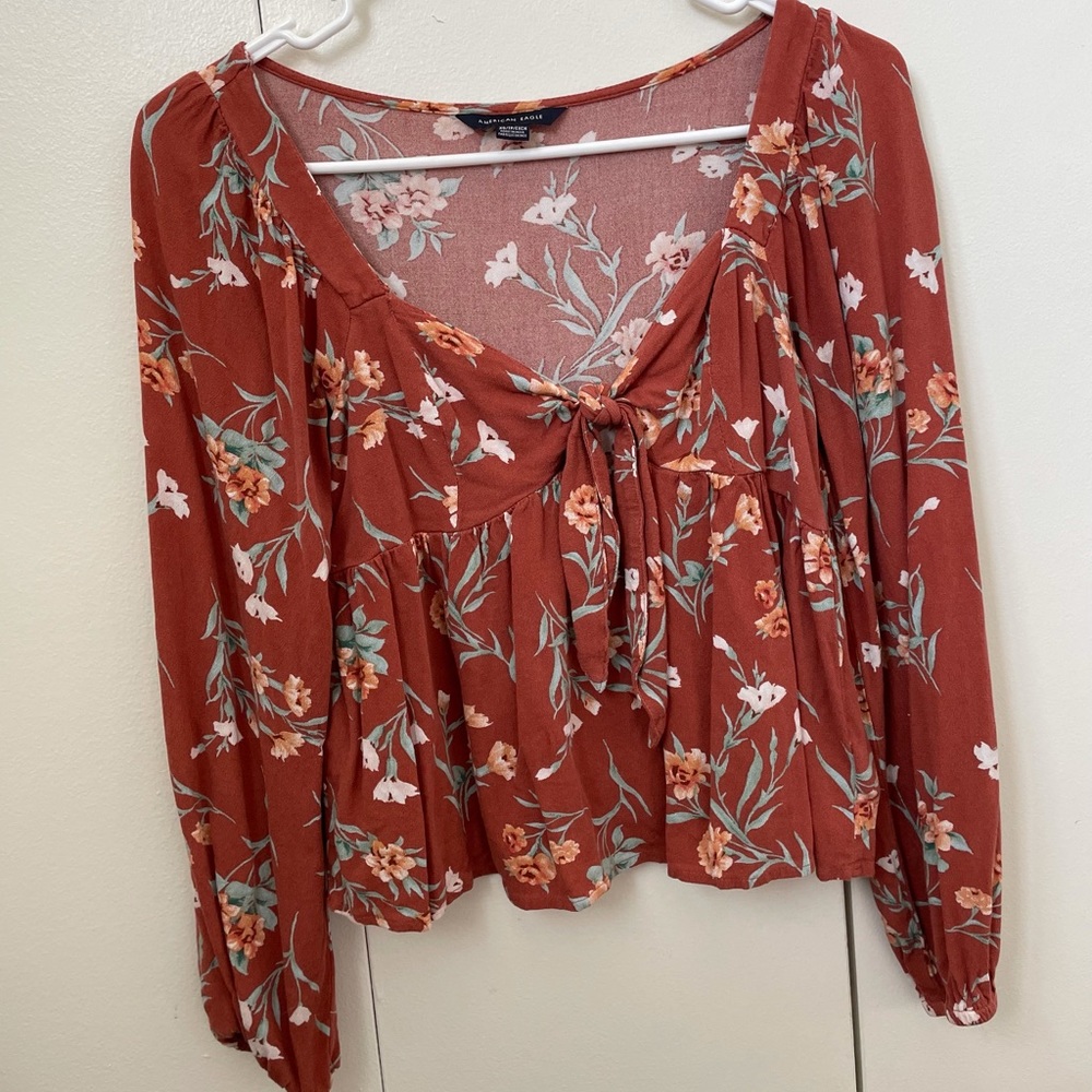 American Eagle Floral Print Top